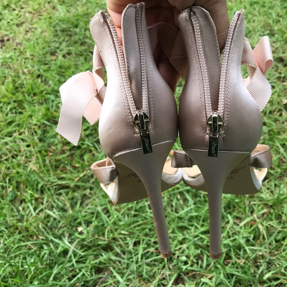 Jewel Badgley Mischka heels Sz 8.5 - Picture 2 of 7